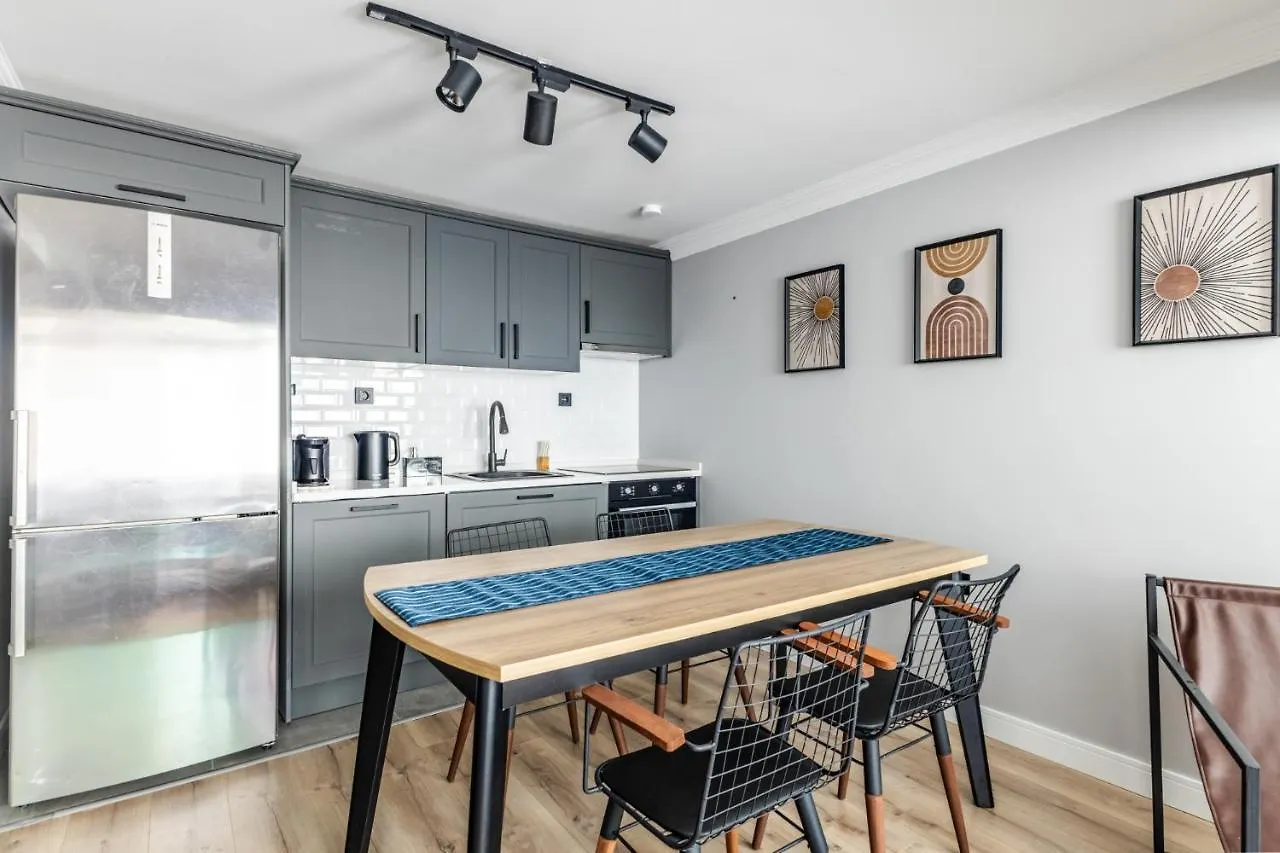 이스탄불 Centrally Located Furnished Flat In Kadikoy 아파트