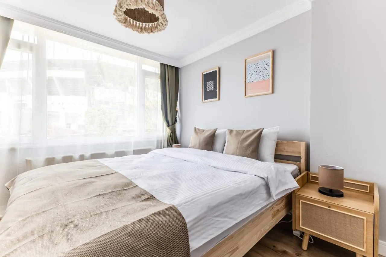 이스탄불 Centrally Located Furnished Flat In Kadikoy 아파트
